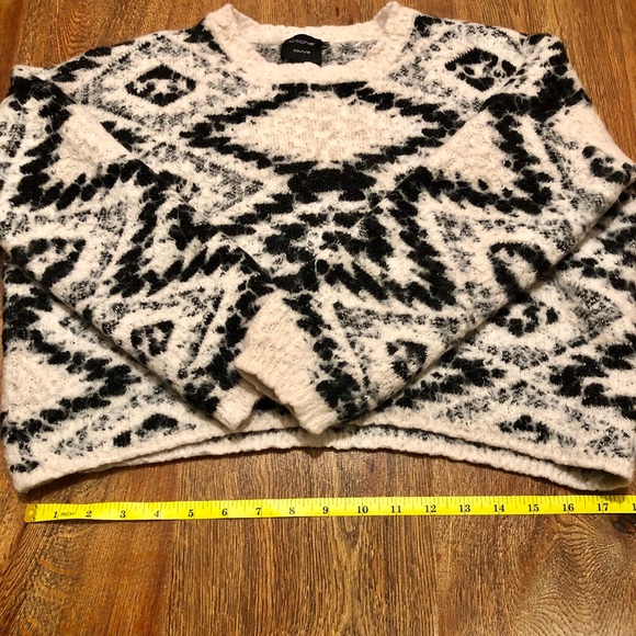 Cliche Couture Cropped Small/Medium Sweater - Picture 9 of 13